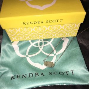 Kendra Scott pendant necklace
